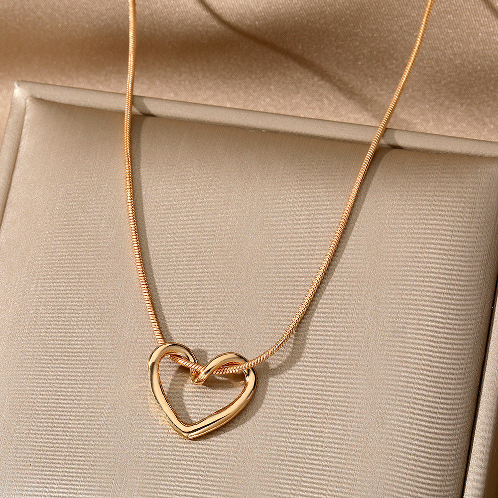 Niche Hollow Heart Necklace For Women
